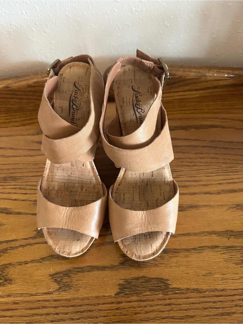 Lucky Brand Women's Light Brown Cork-Strap Wedge Sandals